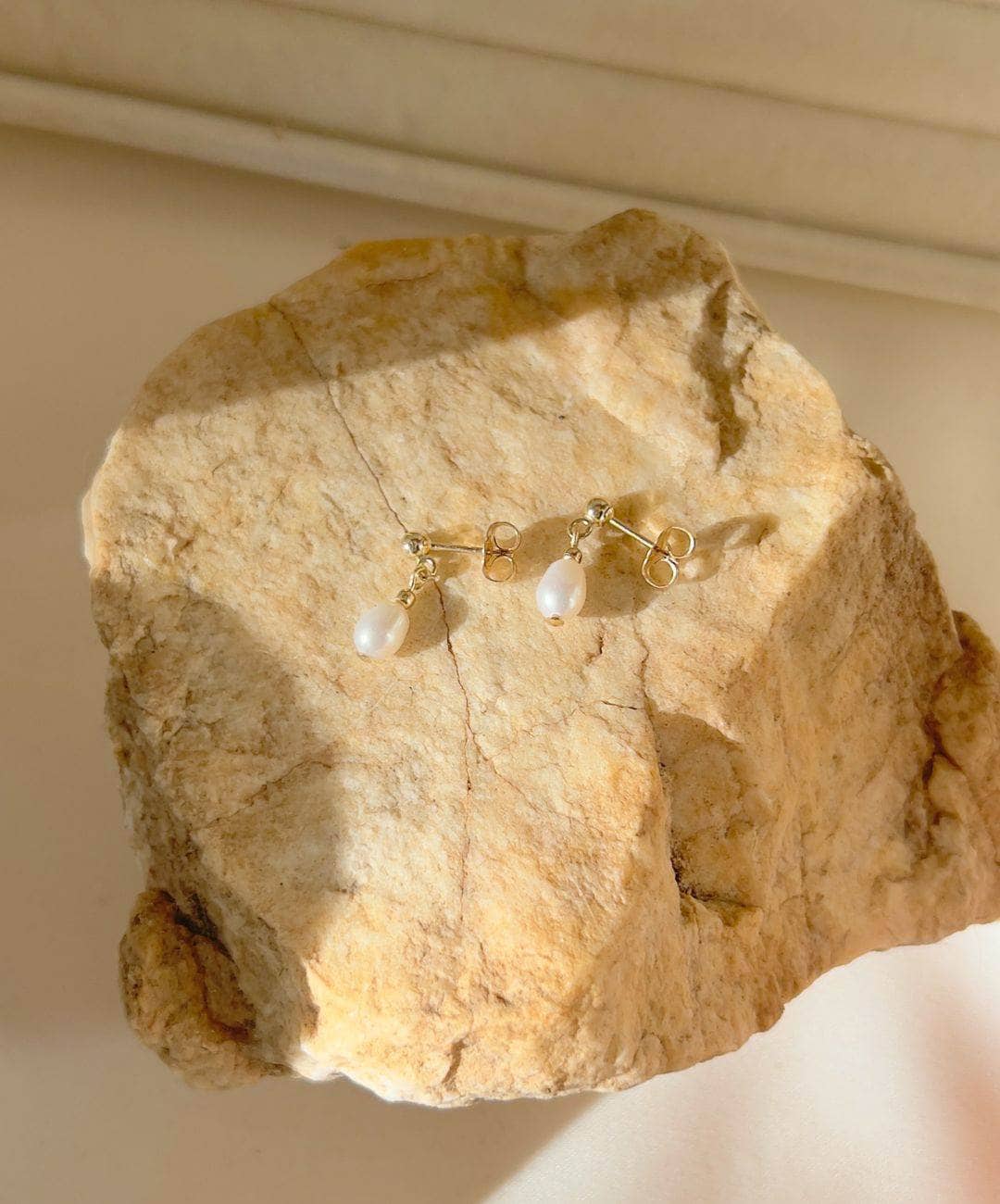 Clare Single Ball Stud