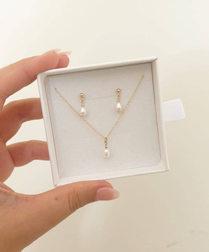 Clare Single Ball Stud