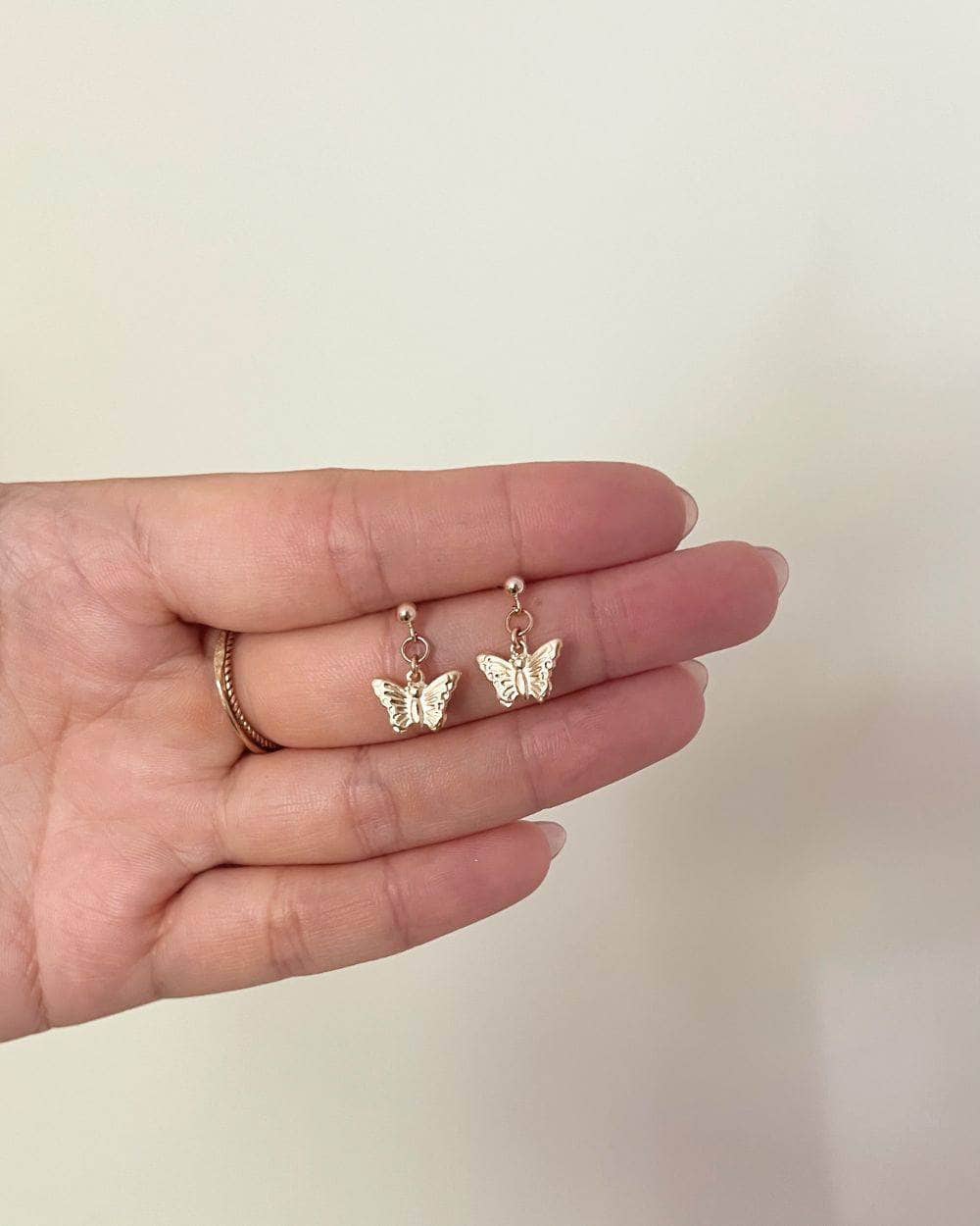 Butterfly Single Ball Stud