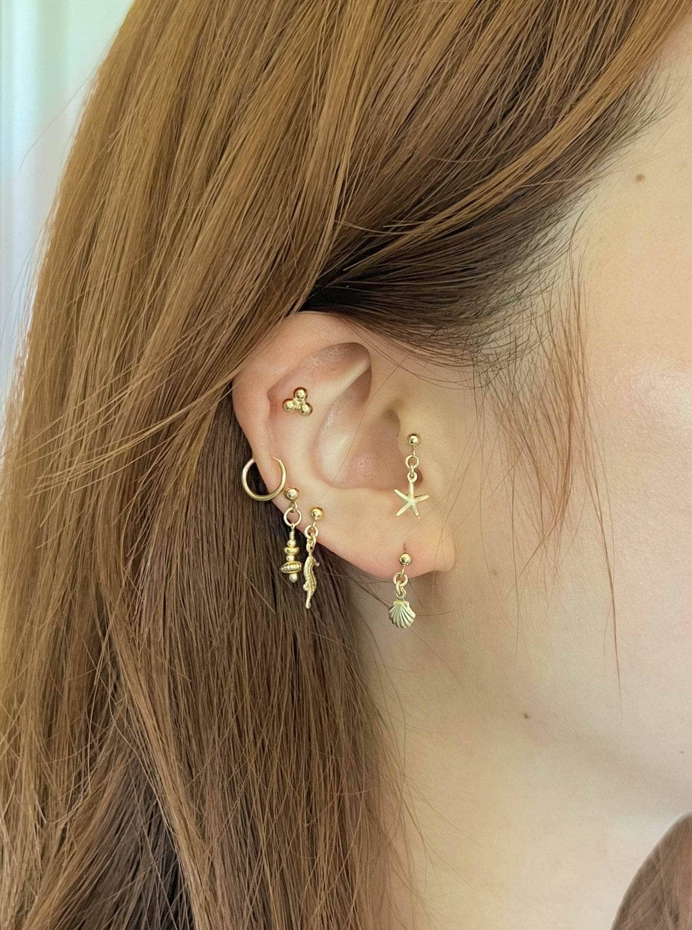 Ariel Seahorse Single Ball Stud