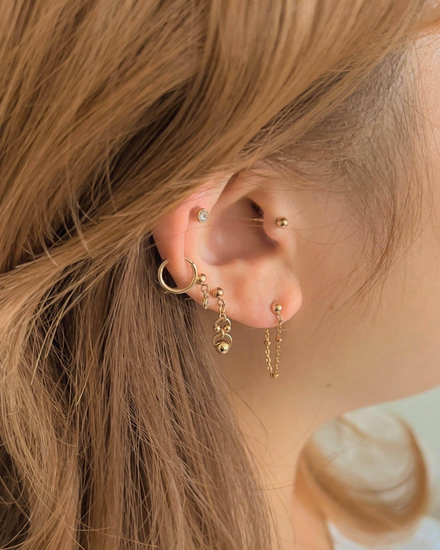 Audrey Chained Single Ball Stud