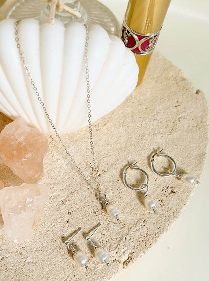 Oriana Pearl Stud Earrings