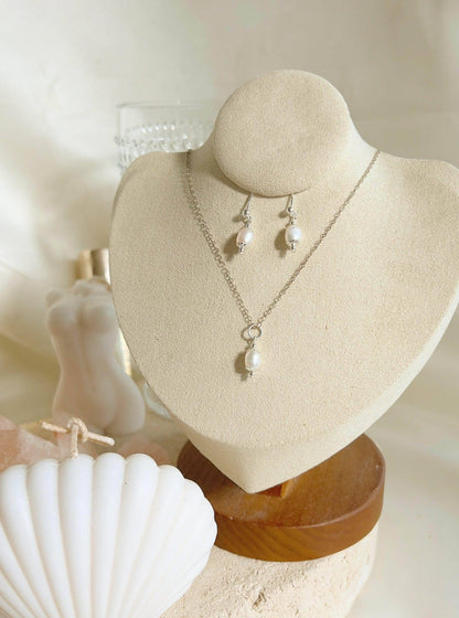 Oriana Pearl Single Stud