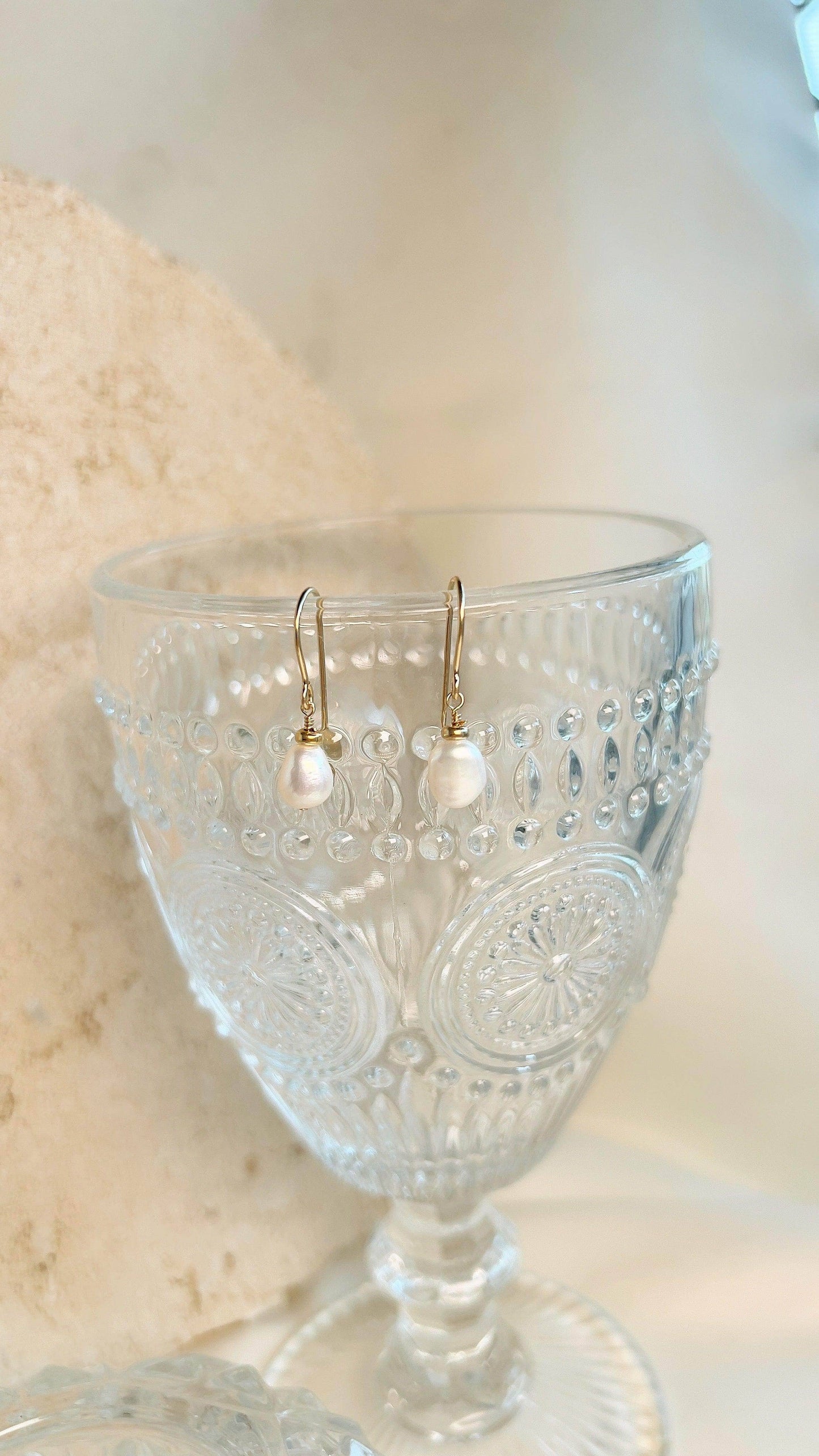 Alicia Pearl Earrings