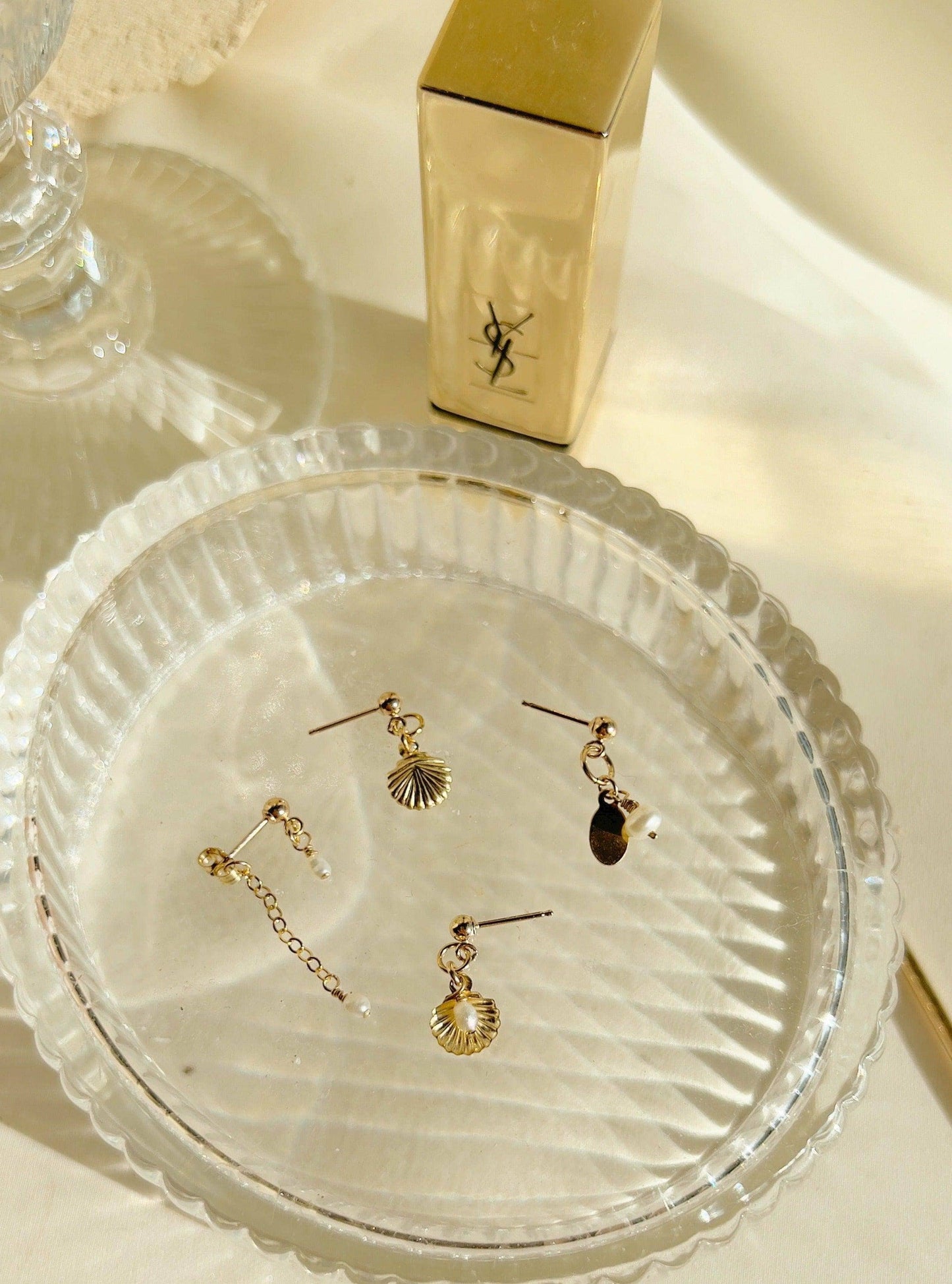 Julia Pearl Stud Earrings