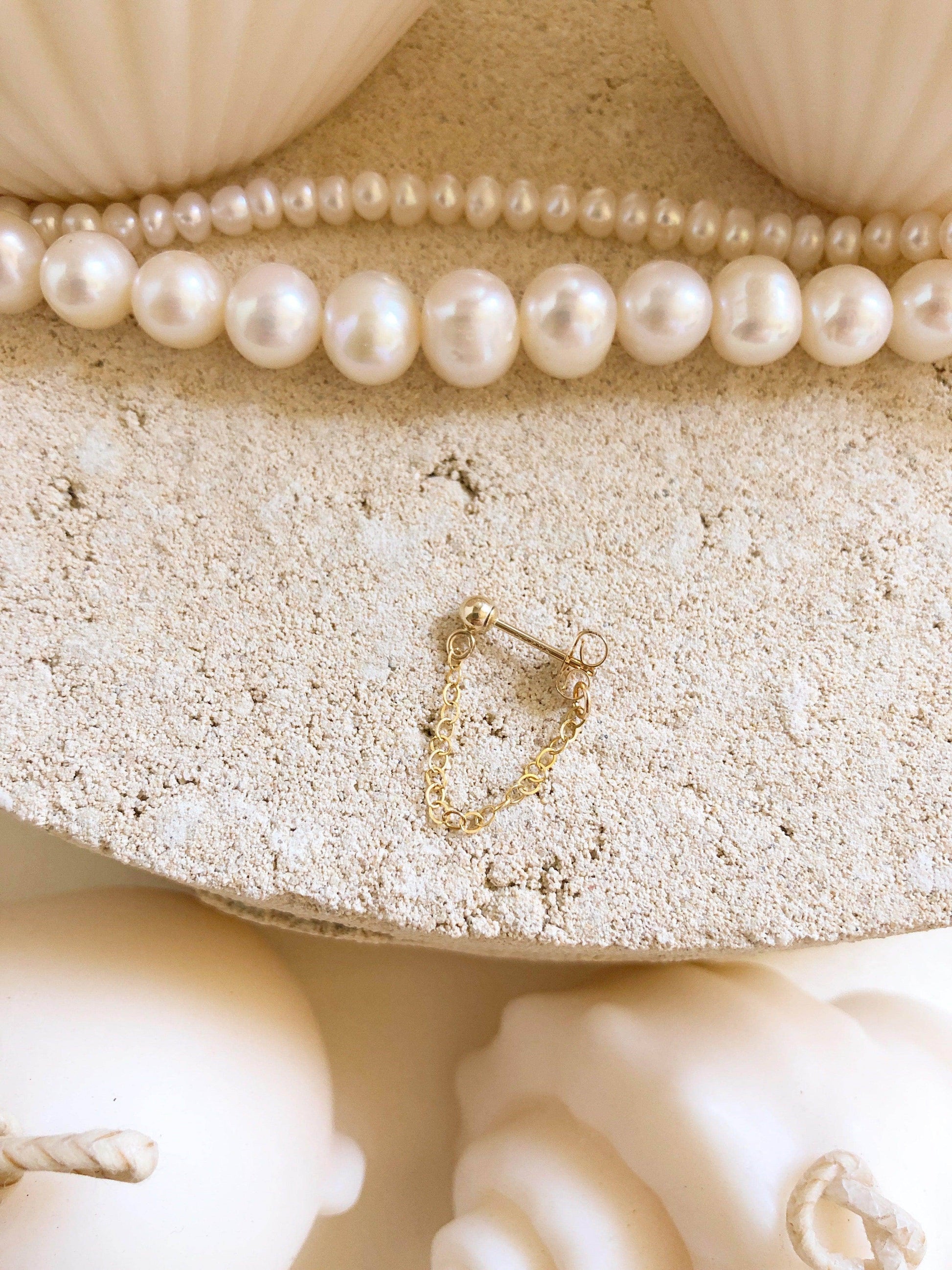 Chained Single Ball Stud