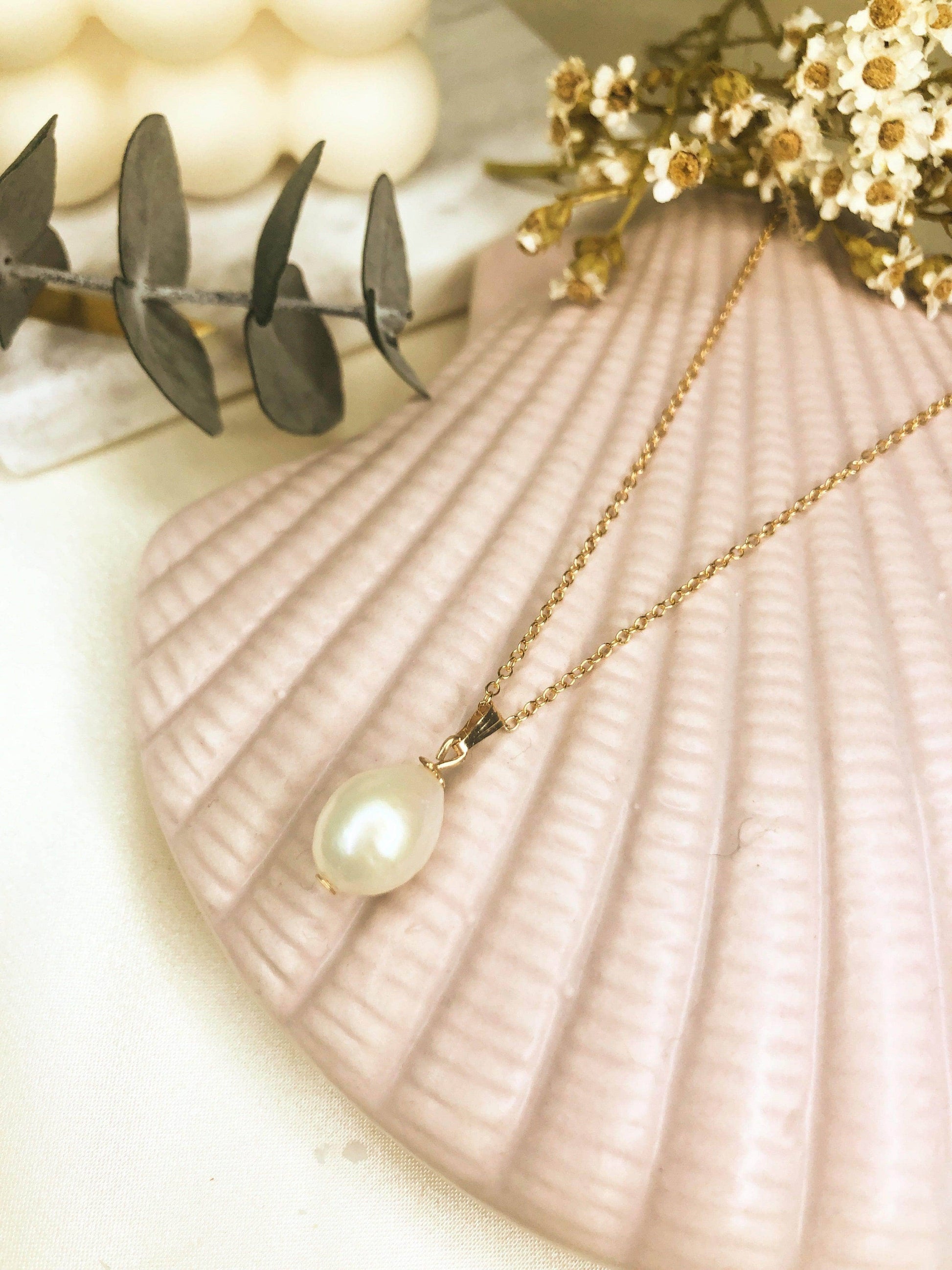 Clare Pearl Necklace