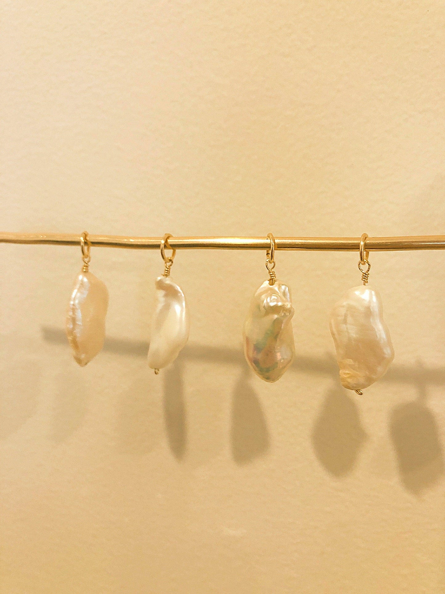 Everly Pearl Charm (L)