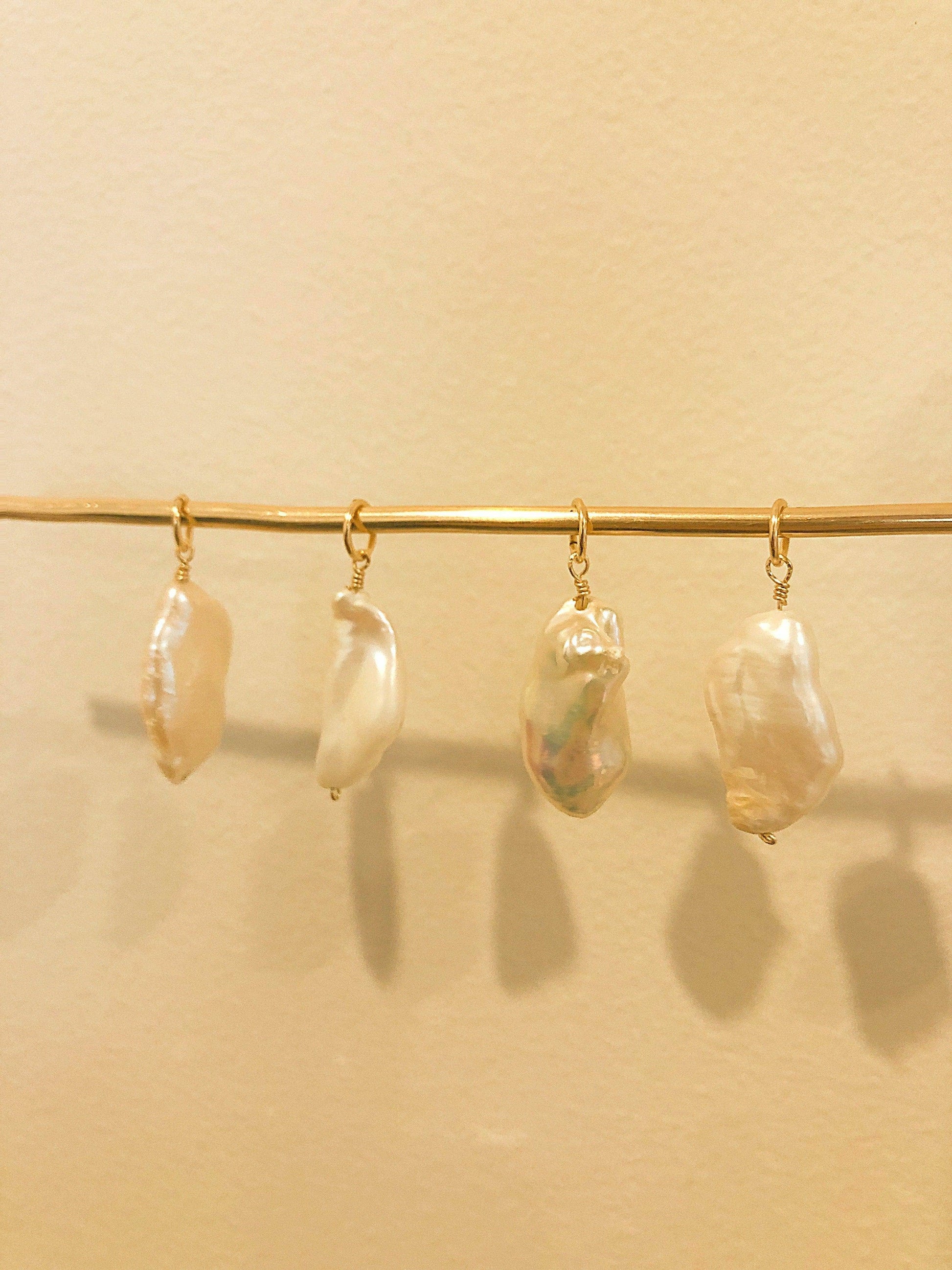 Everly Pearl Charm (L)