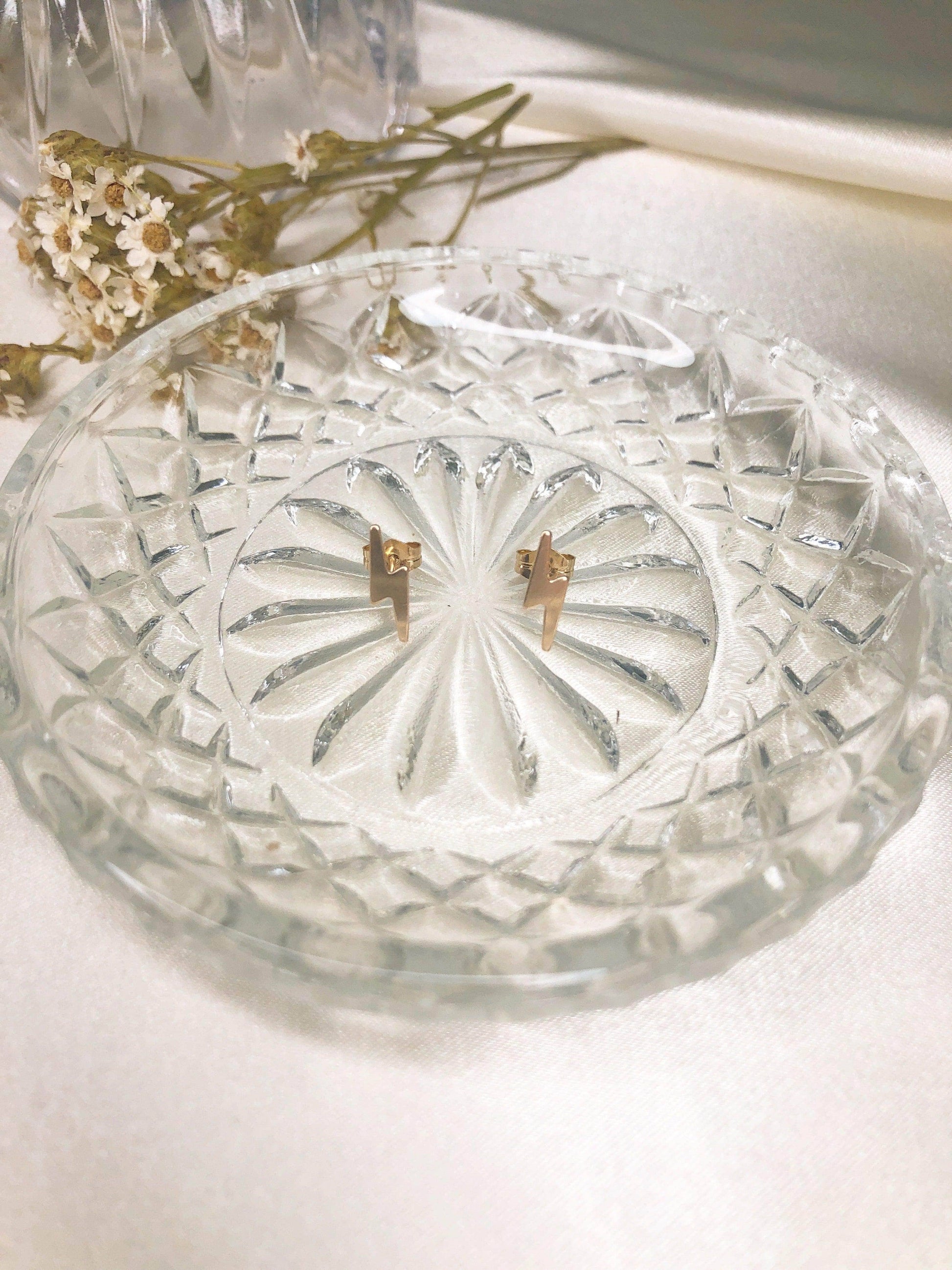 Lightening Bolt Single Stud