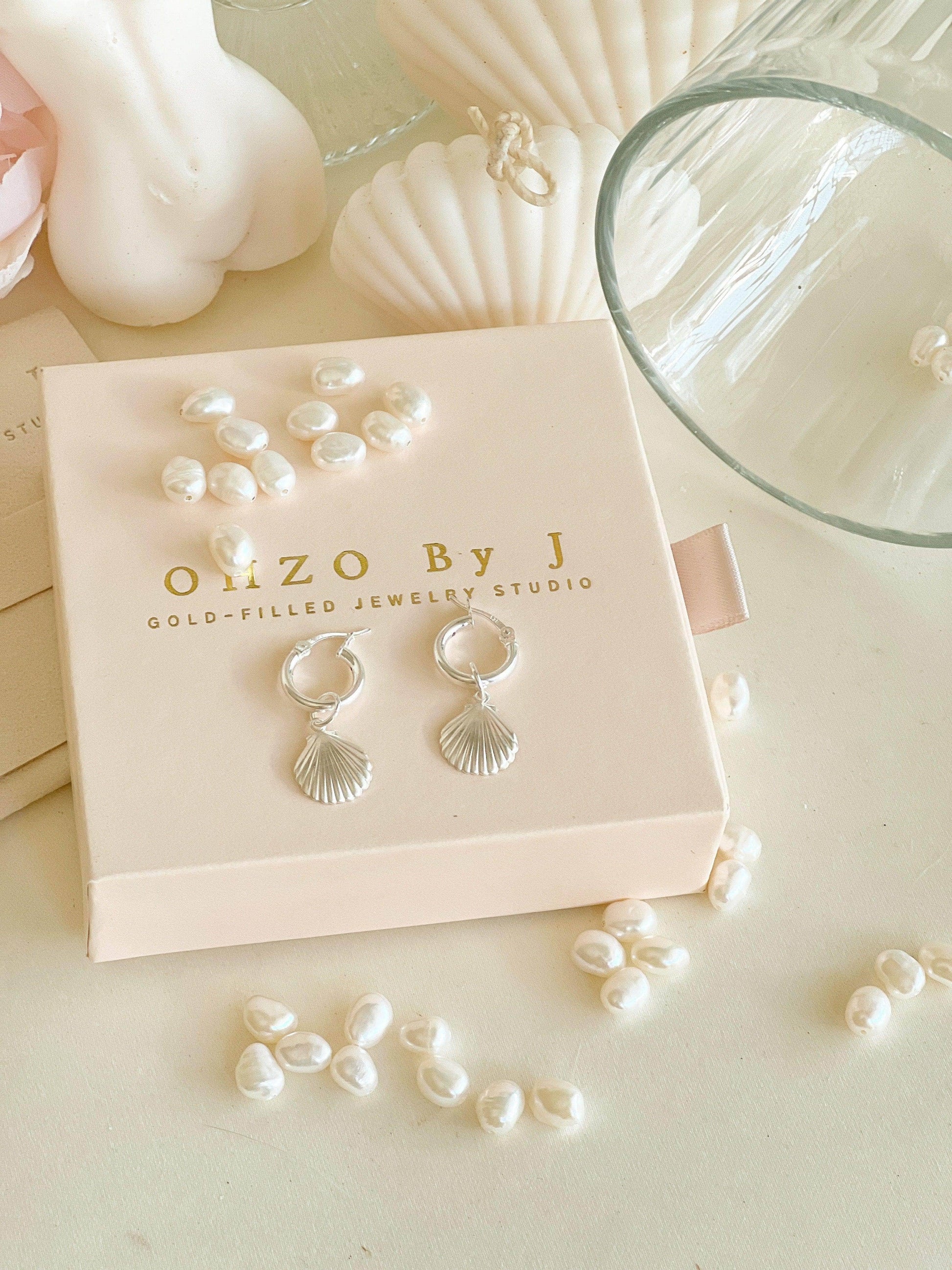 Ariel Clamshell Hoops