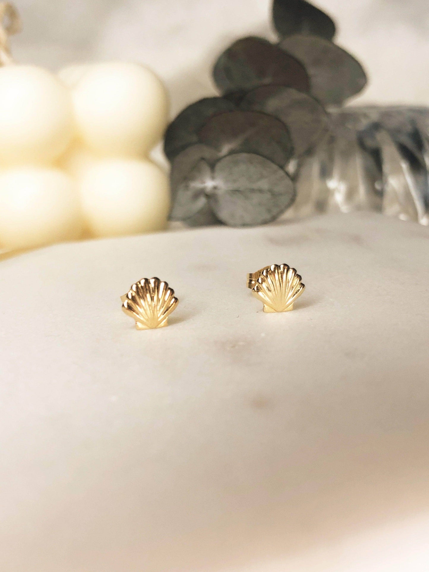 Ariel Clamshell Stud Earrings