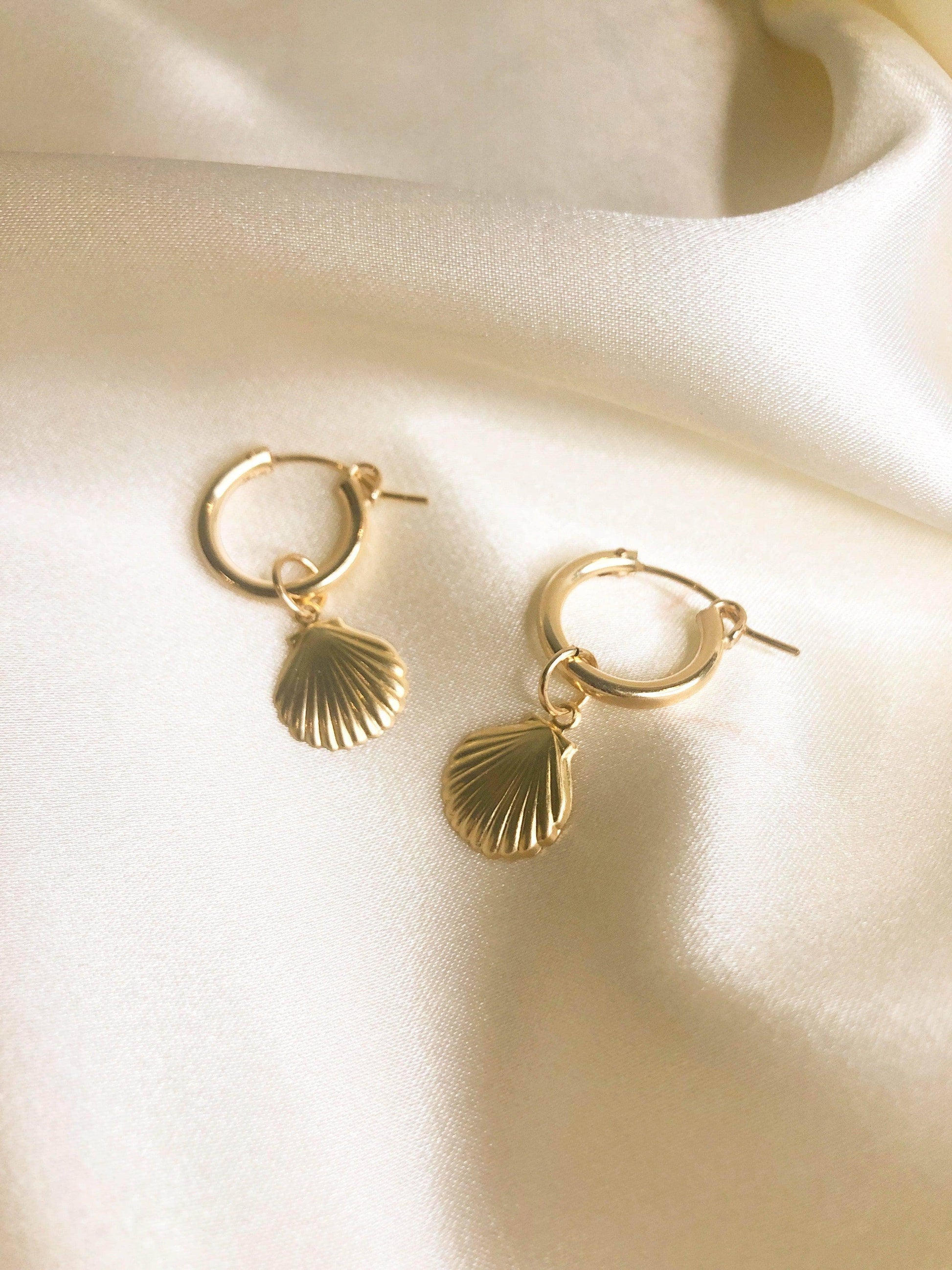 Ariel Clamshell Hoops