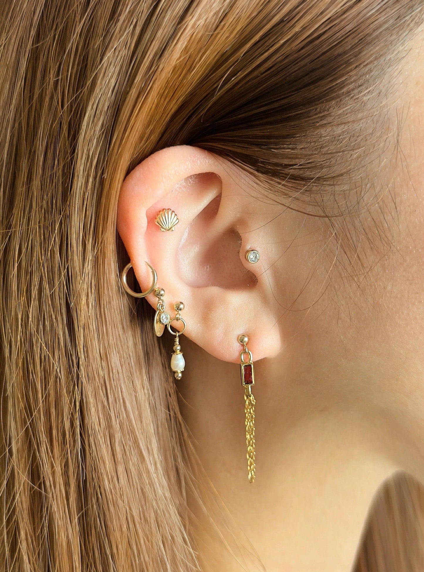 Vittoria Magenta Chain Stud